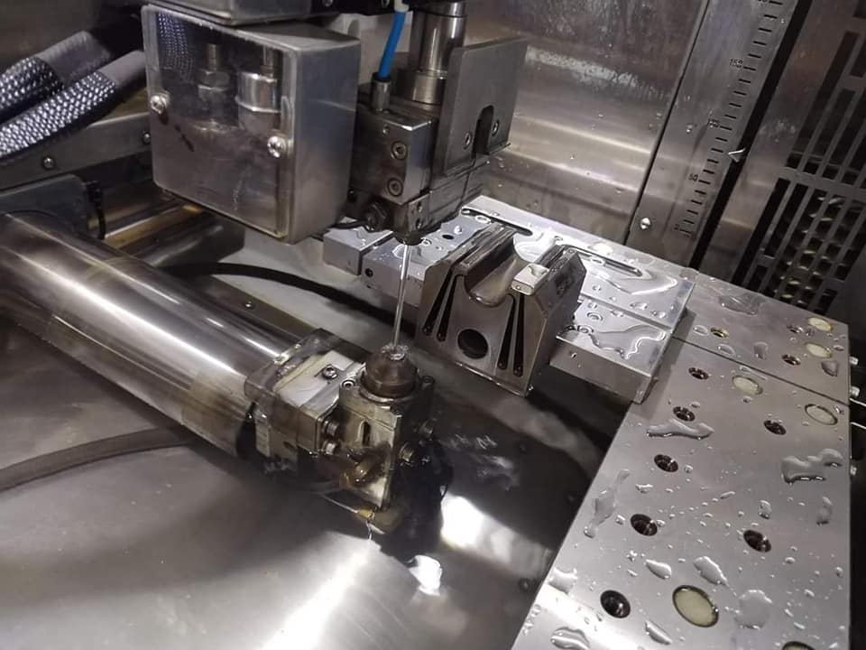 Proceso Wire EDM